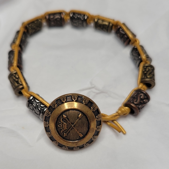 Bracelets - Picture 3 of 11